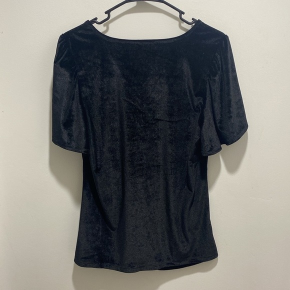Torrid Stretch Velvet Black Shirred-Front Flutter Sleeve Top Size 00 - Picture 3 of 7